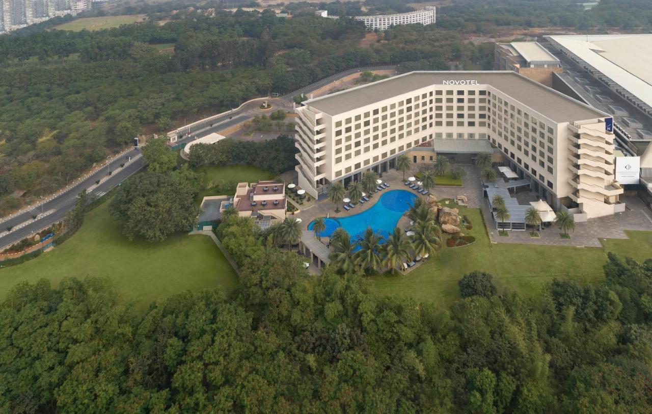 Novotel Hyderabad Convention Centre Exterior photo